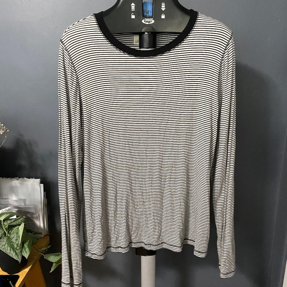 Universal Thread Striped Long Sleeve Top